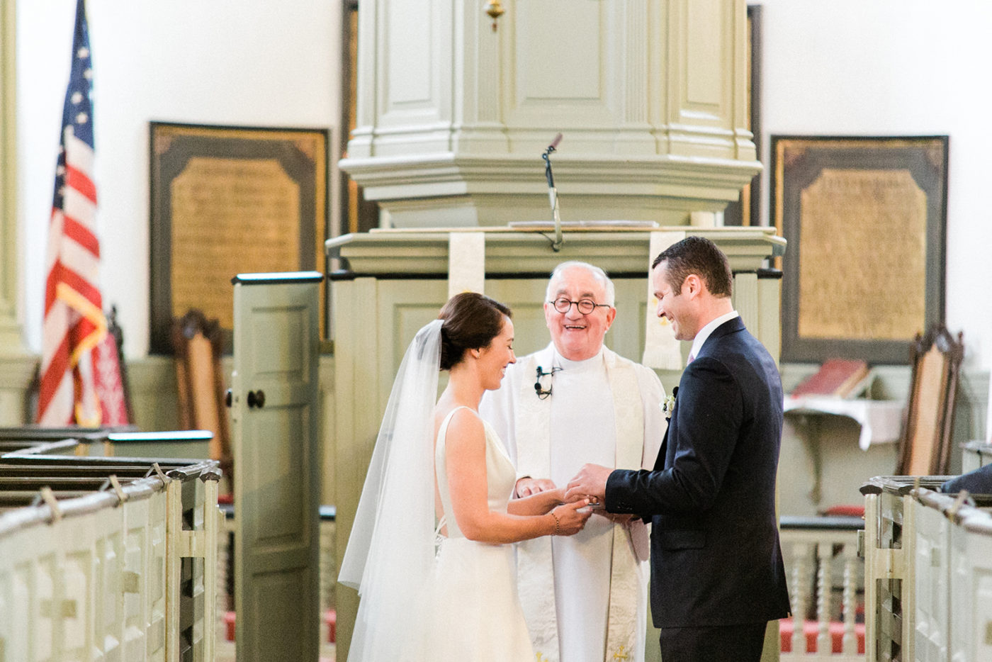 A ceremony full of dignity, joy and fun! Zeke and Dana